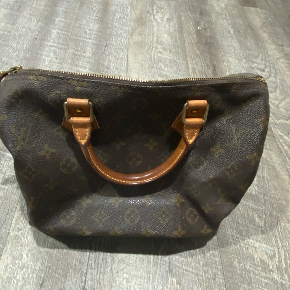 Louis Vuitton Speedy 30